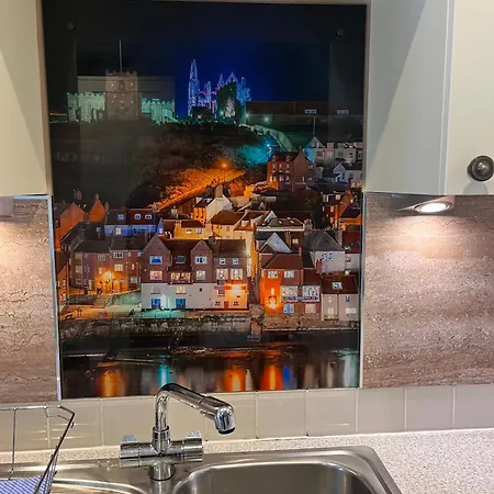 아파트 Number 9 휫비